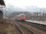 Einfahrt es RE´s nach Karlsruhe in Hausach (10.12.06) Schublok war BR 146 237-3 