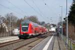 Steuerwagen vorraus schiebt 143 116 einen RE3 nach Hof durch Jocketa.27.02.2016.