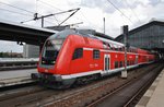 RE1 (RE18126) von Berlin Ostbahnhof nach Magdeburg Hauptbahnhof fährt am 31.7.2016 in Berlin Friedrichstraße ein.