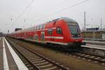 RE3 (RE3346) von Berlin Hauptbahnhof (tief) nach Schwedt(Oder) erreicht am 12.2.2017 den Bahnhof Berlin Lichtenberg.