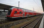 RE3 (RE3350) von Berlin Hauptbahnhof (tief) nach Schwedt(Oder) verlässt am 12.2.2017 den Bahnhof Berlin Lichtenberg.