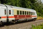 50 Jahre Intercity DB Steuerwagen in Bösensell am Schluss von IC2217, Juli 2022.