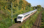 Von der Brücke vom Mediapark zum Herkulesberg, die einen Teil des Bahnhofs Köln West überspannt,  wurde dieser IC-Steuerwagen / IC-Wagenpark aufgenommen.