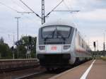 Ein Bpmbdzf-Steuerwagen von der Frosch-Perspektive aus gesehen...IC 2066 von Nrnberg HBF nach Karlsruhe HBF am 31.05.07 bei der Ausfahrt aus dem Crailsheimer Bahnhof.