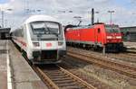 IC2009 von Emden Hauptbahnhof nach Köln Hauptbahnhof trifft am 27.05.2019 in Oberhausen Hauptbahnhof auf 146 258 mit dem RE5 (RE28512)  Rhein-Express  von Koblenz Hauptbahnhof nach Wesel.