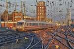 IC 2310 nach Westerland (Sylt) heute Morgen im Köner Hbf. Geschoben wird der Wagenpark von 101 040.