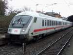 Ein IC-Steuerwagen bei einem kurzen Halt in Bonn Hbf auf dem Weg in Richtung Kln am 03.01.2008.