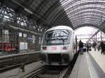 IC 79670 (ICE-Ersatzzug)am 21.02.09 beim Halt in Frankfurt(Main)Hbf.