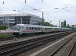 IC mit Schublok 101 034-7 richtung Mnchen Hbf bei der Durchfahrt in Mnchen-Heimeranplatz! Leider wurden die Nachschsse auf die Werbelok nichts, 6.6.2009