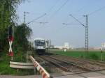 Hier ist ein IC Steuerwagen mit seinem IC auf dem nach Mannheim Hbf hier gerade vor der berfahrt des Wormser Bs.