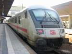 Hier steht eine IC Steuerwagen in Heidelberg Hbf und wartet auf seine Abfahrt.