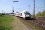 IC-Steuerwagen, wird am 24.04.10 durch Lehrte geschoben.