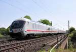 IC-Steuerwagen mit Schiebelok 101 044-6 kurz vor Bf Brhl - 28.04.2010