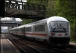 Vermutlich IC 2046, Leipzig Hbf - Kln Hbf, durchfhrt den Bahnhof Dortmund-Scharnhorst. (09.05.2010)