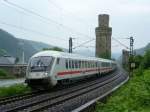 Am 17.6.10 eilt der IC 118 Salzburg-Mnster durch Oberwesel seinem nchsten Halt Koblenz Hbf.