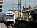 Einfahrt eines IC-Steuerwagens in den Bahnhof von Koblenz.