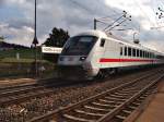 Ein Bpmbdzf-Steuerwagen im Aalener Stadtteil Hofen.