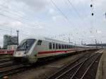 IC-Steuerwagen, Bimdzf; entschwindet mit seiner Garnitur in das Vorfeld des Mnchener Hauptbahnhofes; 130607