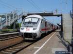 Ehemaliger Interregio-Steuerwagen (Gattung: Bimdzf 269) in IC Lackierung am Ende eines IC im Greifswalder Hbf.