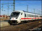 Am Schlu von IC2453 Kassel-Stralsund befindet sich heute dieser Steuerwagen, Lutherst.-Wittenberg, 15.01.07.