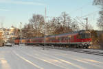 10. Dezember 2010, Der planmäßige morgendliche Leerzug von Lichtenfels fährt in Kronach ein.