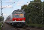RE11594 mit Schublok 111 016 in Umgekehrter Wagenreihung auf dem Weg nach Aachen an der ehem. Anrufschranke 2.9.09