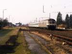 Zwei Bilder von bunte Wendezge mit die Steuerwagens der Bauart Karlsruge. Die 141 106-5 mit RB Rheine-Hannover bei Bruchmhlen am 5-2-2000. Bild und scan: Date Jan de Vries.