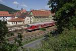 Eine Regionalbahn nach Bamberg verlsst am 13. August 2012 den Bahnhof Kronach.