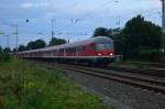 RE4-Verstärkerzug verlässt gerade Rheydt Hbf nach Aachen Hbf. Geschoben wird der Zug von der 111 157-4 an diesem Abend. 31.8.2015