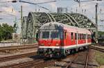 RE8 (RE10838)  Rhein-Erft-Express  von Köln Messe/Deutz nach Kaldenkirchen erreicht am 4.7.2017 den Kölner Hauptbahnhof.