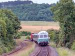 Auf der Rückfahrt nach Schweinfurt kam die Bn-Garnitur „Steuerwagen voraus“ am Strecken- km 7,8 vorbei.