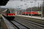 RB91 (RB 39162)  RUHR-SIEG-BAHN , geschoben von der 143 161, rollt in Kreuztal ein.