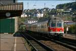 RB91 (RB 39171)  Ruhr-Sieg-Bahn  wartet am Mittag des 13.10.2007 in Plettenberg auf die Weiterfahrt nach Siegen.