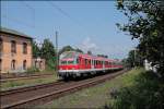 RE13  Maas-Wupper-Express  durchfhrt den ehemaligen Bahnhof Westhofen Richtung Venlo.