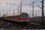 110 501-4 mit einer RB nach Dortmund Hbf bei der Einfahrt in Dortmund Hbf am 13.12.2008