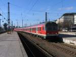 143 207-9 mit RB 32382 Mnchen Hauptbahnhof-Plattling auf Mnchen Hauptbahnhof am 4-2-2007.