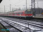 Ein n-wagen Steuerwagen fhrt in OberhausenHBF ein