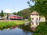 Der Enztler Radexpress mit Karlsruher Kopf in der Nhe des Haltepunkt Neuenbrg.