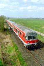 RE 14577 (Cuxhaven–Hamburg Hbf) am 02.05.2006 zwischen Wingst und Hemmoor