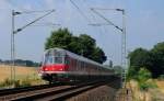 RE 4 Wupper Express mit einem Kalsruhersteuerwagen voraus fährt am 7.8.15 von Aachen nach Dortmund, hier bei Süggerath.