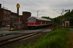 Am Freitag  den 20.Mai ist ein Re8 Zug am Bü Kölner Straße in Jüchen zu sehen.