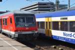 HAMBURG, 03.06.2011, Steuerwagen der Regionalbahn von Itzehoe nach Hamburg-Altona (DB-Regio) neben der Nord-Ostseebahn nach Westerland/Sylt im Bahnhof Altona