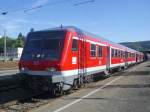 Ein Bnrdzf 483.1 als RE Stuttgart-Aalen mit 146 201 als Schublok am 15.9.2011 in Aalen.