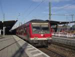 Ein Regionalexpress von Salzburg nach Mnchen verlsst am 24. Februar 2012 mit fhrendem Bndzf 479 den Bahnhof Mnchen-Ost.