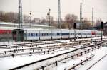 Abgestellte Talgo-Wagen stehen am 30.01.10 an der Warschauer Strae.