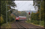 DB 146122 nähert sich hier am 20.10.2020 an der Landesgrenze NRW zu Niedersachsen mit dem RE 2 nach Osnabrück dem Haltepunkt Natrup-Hagen.