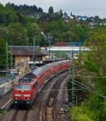 111 013-9 mit dem RE 9 (Rhein-Sieg-Express) Aachen - Kln - Siegen am 18.05.2012  beim Halt im Bahnhof Betzdorf/Sieg.