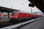 245 037 hat am 28. Februar 2018 einen IRE aus Friedrichshafen mit 218 443 nach Ulm geschoben. Dort mussten beide Loks vom Zug um einer 146 Platz zu machen, die den Zug bis Stuttgart schieben wird.