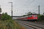 Ausfahrt/Nachschuss auf 111 048-5 am 10.06.2015 aus dem Bahnhof von Müllheim (Baden) mit einer RB (Basel Bad Bf - Offenburg) in Richtung Buggingen. Seit dem 28.07.2016 ist die 111 048-5 in Stuttgart beheimatet und hat damit nach 15 Jahren ihre Heimat gewechselt.