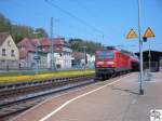 Regionalexpress nach Lichtenfels im Kronacher Bahnhof. Als Zuglok is BR 143 930-6 im Einsatz.
Die Aufnahme entstand am 05. Mai 2006.